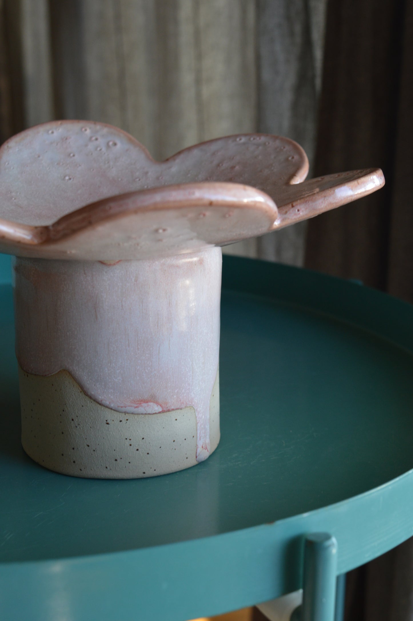 Pedestal bowl