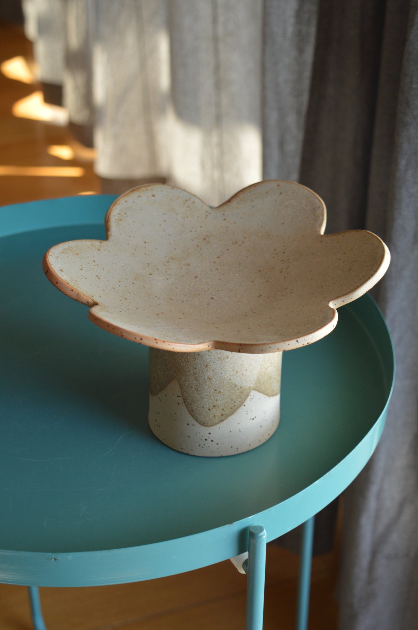 Pedestal bowl
