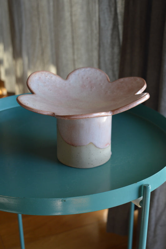 Pedestal bowl
